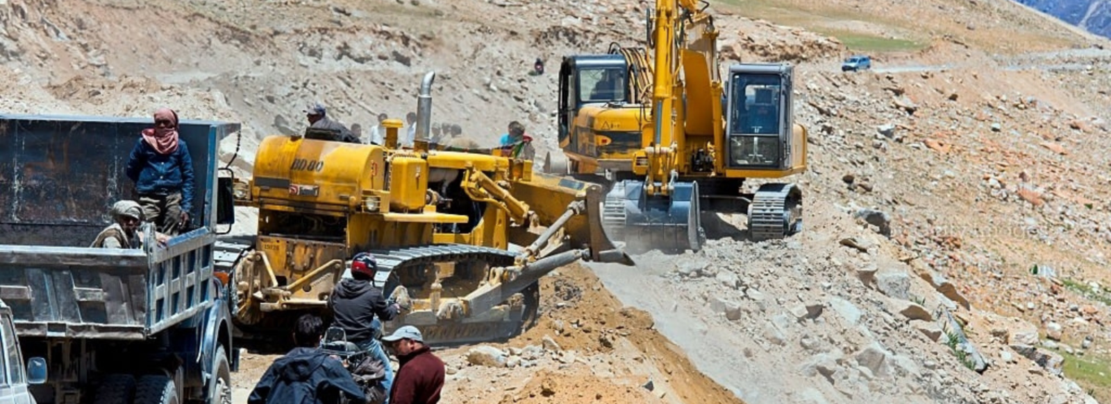 Construction of High - Altitude Hill Road to Indo – China Border from Umlungzing to ITBP Post Umlungzing in the Union Territory of Ladakh for ITBP (Indo – Tibetan Border Police)
